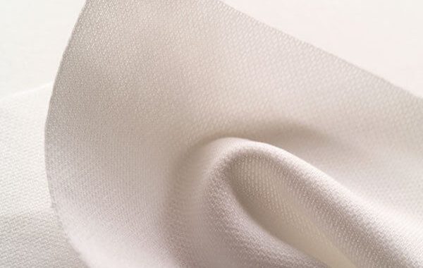 100% Polyester Knit Wiper is an efficient wiper designed for cleanroom environments, featuring sealed edges and a patented surface treatment technology that effectively captures and retains particulate contamination. Made from 100% continuous filament polyester knit, it offers excellent abrasion resistance and liquid absorbency, making it ideal for ISO Class 3 and higher cleanroom environments. The sealed edge design minimizes fiber contamination, ensuring cleanliness and high efficiency during surface cleaning.